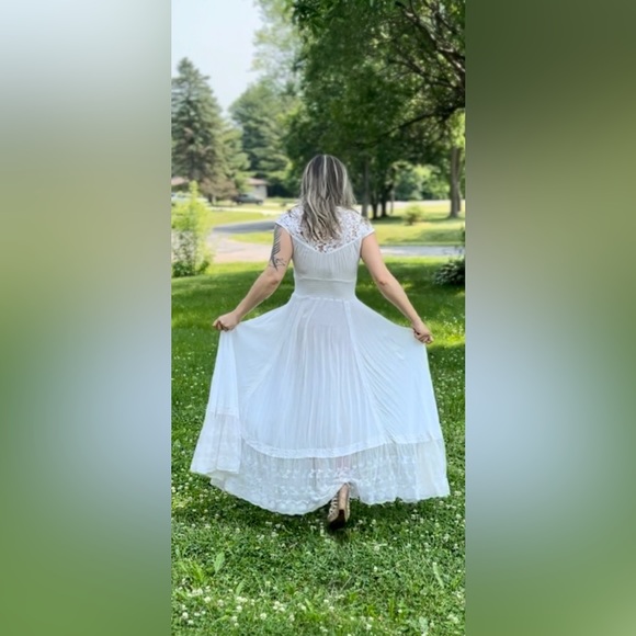 ✨Spell Wild Belle gown XS✨ - Picture 7 of 8